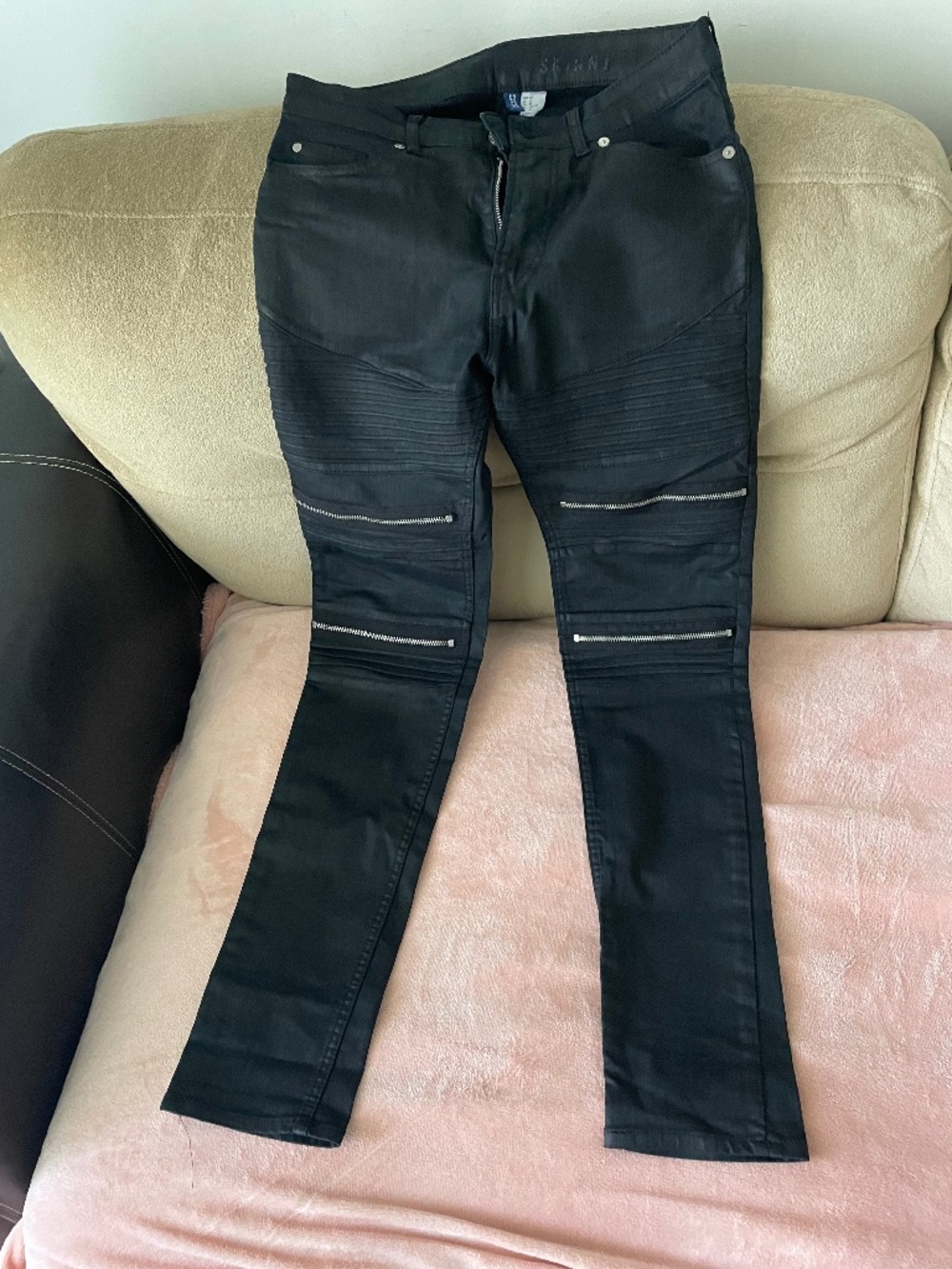 H&M Divided Waxed jeans, size 28